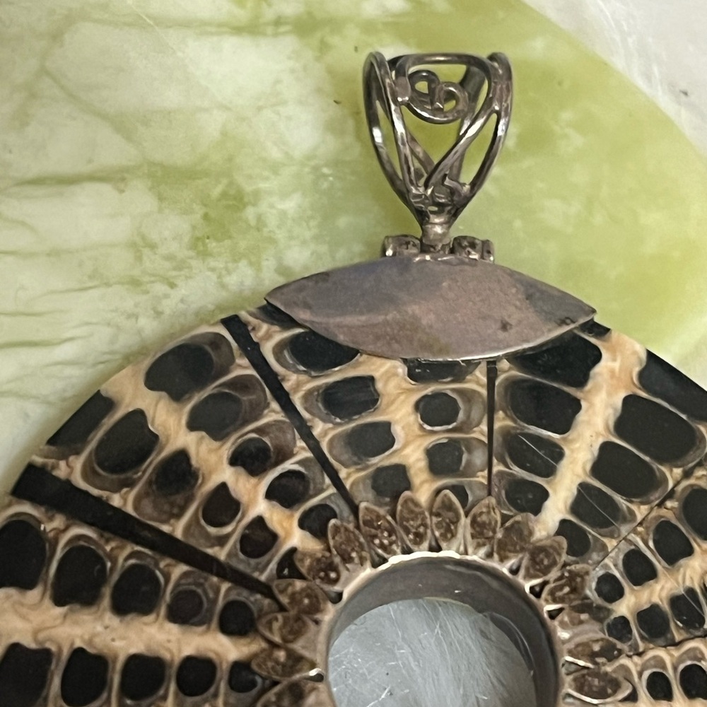 Vintage Sterling Shell Pendant - Picture 2 of 10